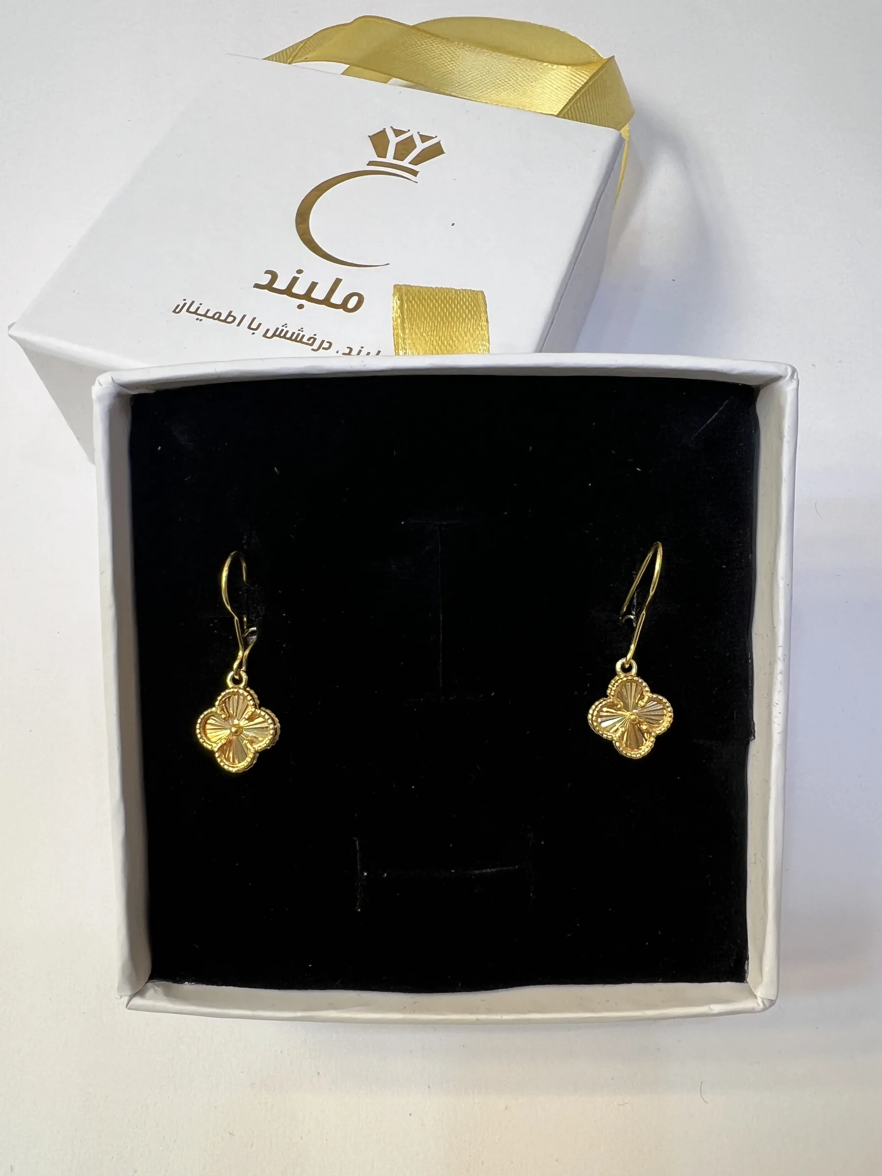 گوشواره طلا زنانه مدل آویزی طرح ونکلیف، طلای 18عیار